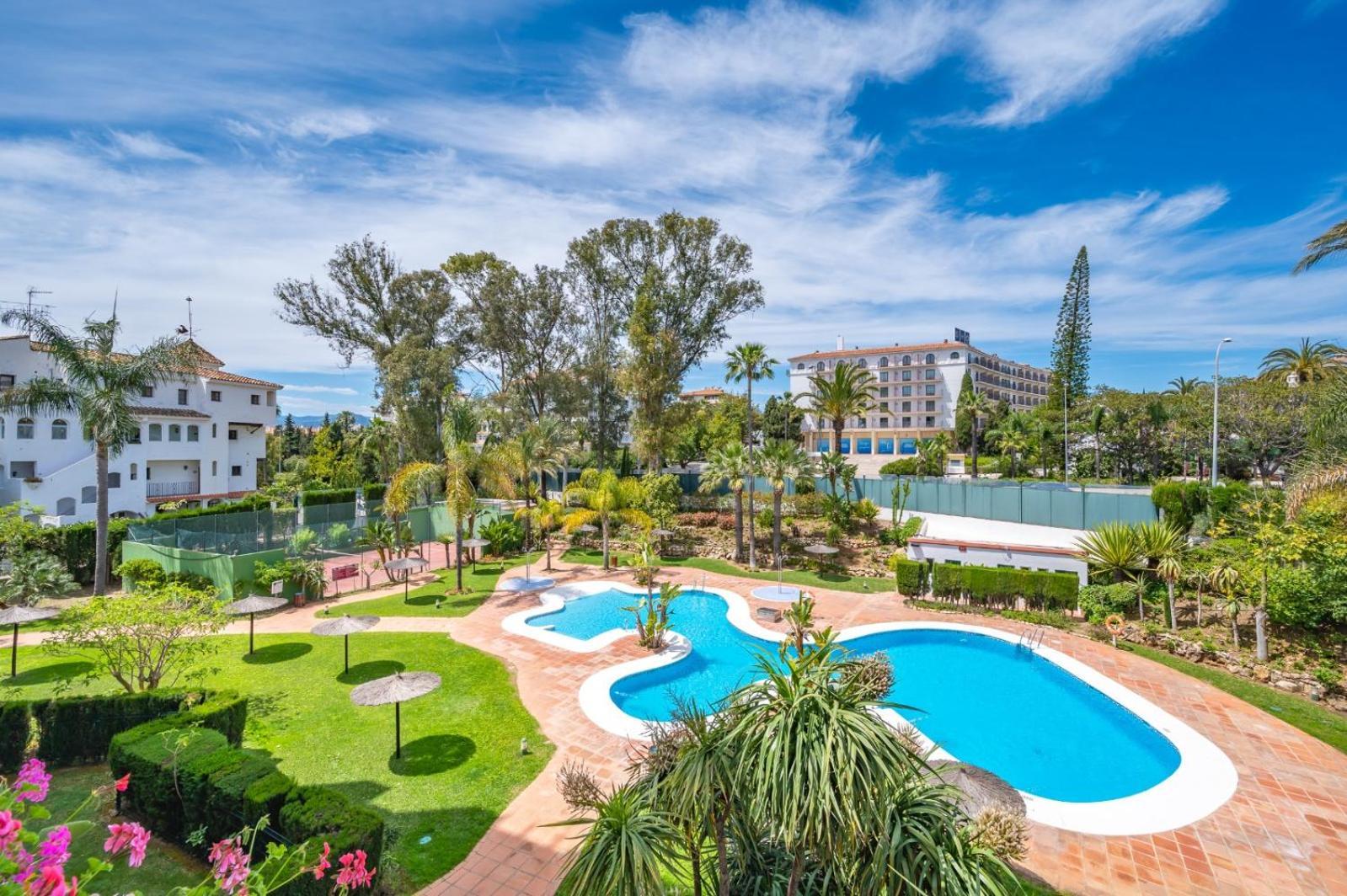 2 Bedroom Apartment In Medina Garden - Puerto Banus Marbella Exterior photo
